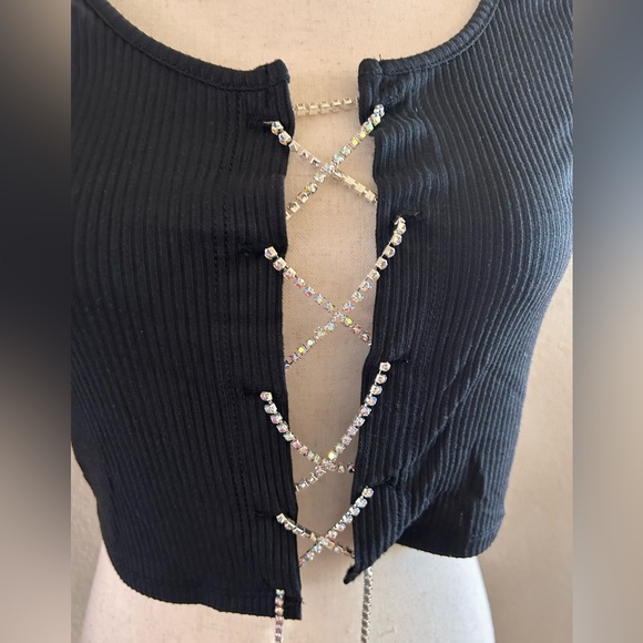 Lace up rhinestones ribbed crop top - Picture 9 of 10